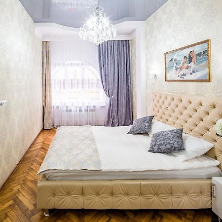 Designer Apartment Зі Світлом! Lviv Extérieur photo