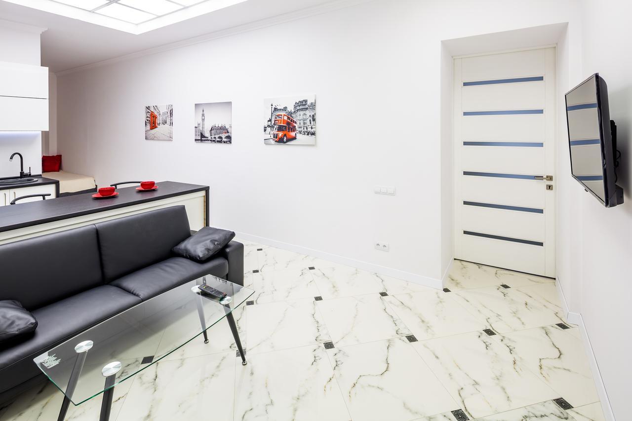 Designer Apartment Зі Світлом! Lviv Extérieur photo