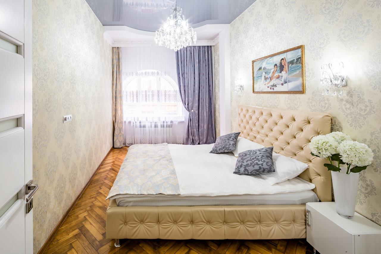 Designer Apartment Зі Світлом! Lviv Extérieur photo