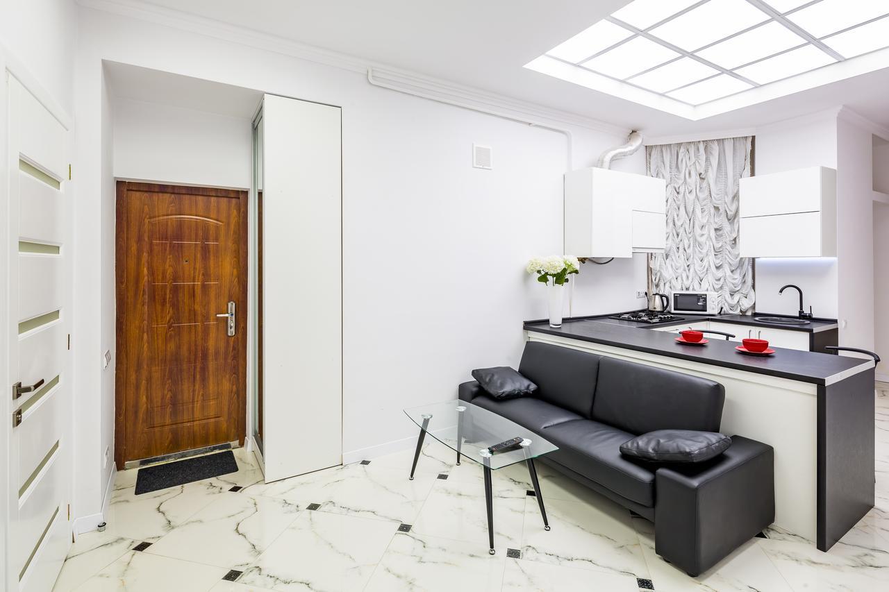 Designer Apartment Зі Світлом! Lviv Extérieur photo